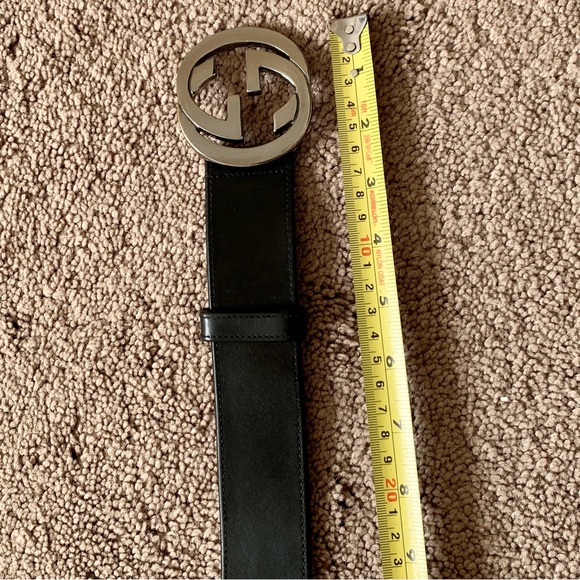 Authentic GUCCI unisex black leather belt with GG interlocking buckle - Picture 6 of 8